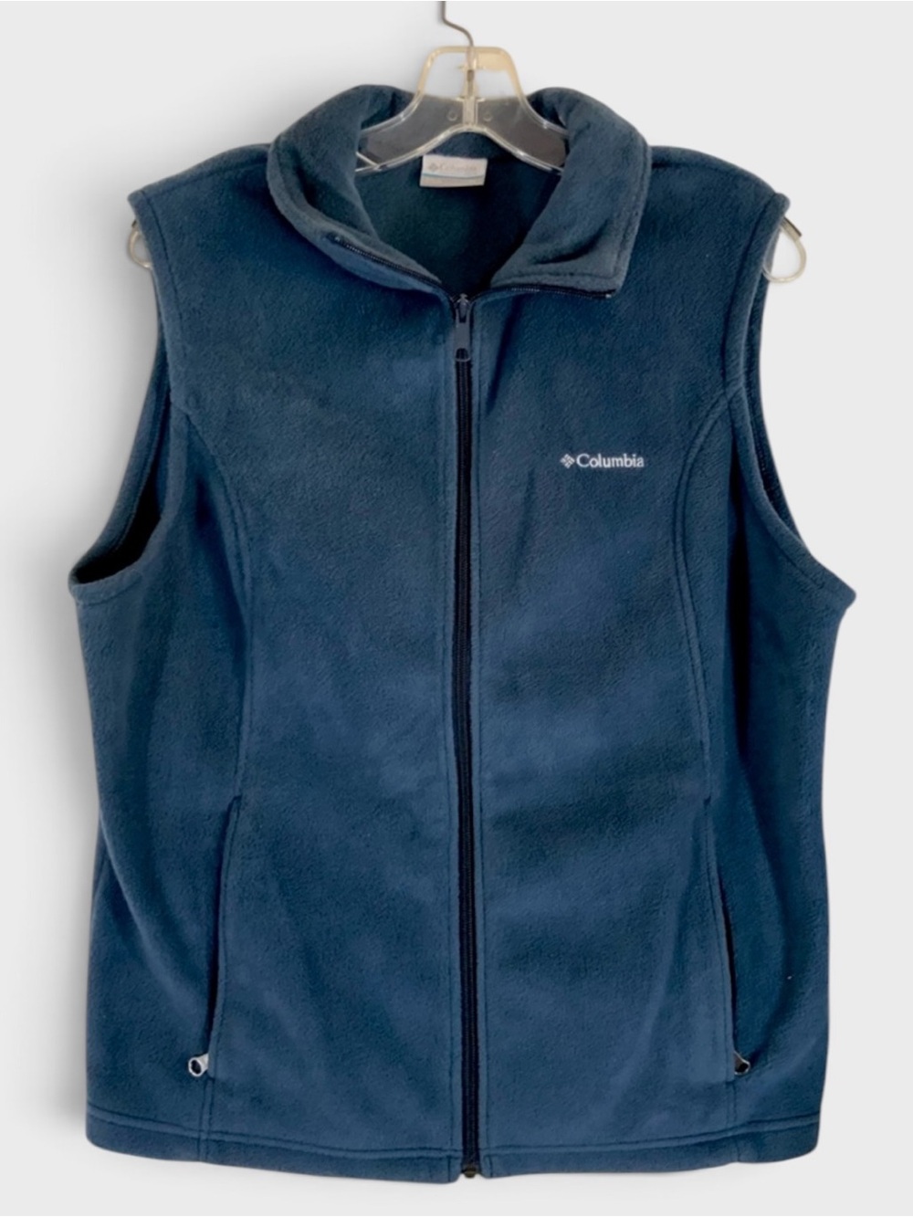 906 10/$50🏄🏻♀️ Columbia Black Fleece Vest with Pockets